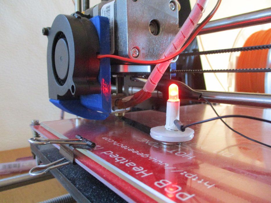 Self leveling 3d printer bed